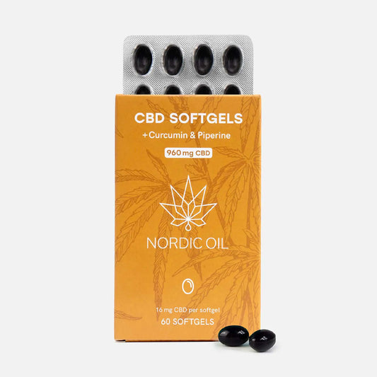 CBD-softgels i orange emballage fra Nordic Oil med curcumin og piperin, 60 kapsler