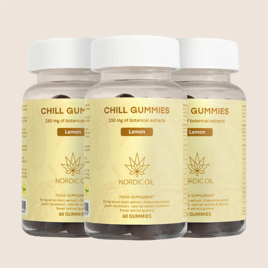 Tre flasker Chill Gummies Lemon kosttilskud fra Nordic Oil