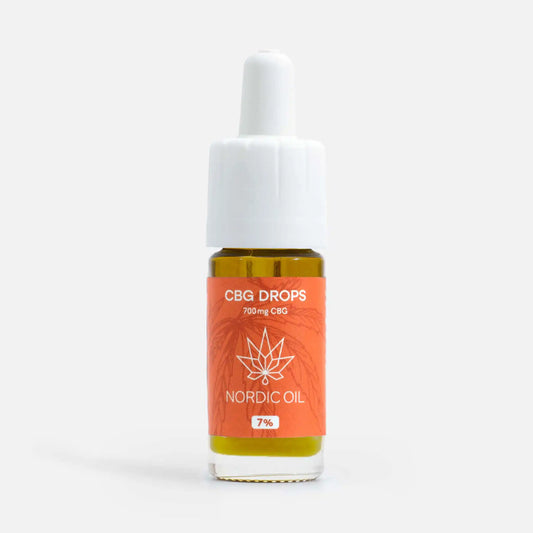 Lille glasflaske med dropper til CBG-dråber fra Nordic Oil, orange etikette med cannabisblad.