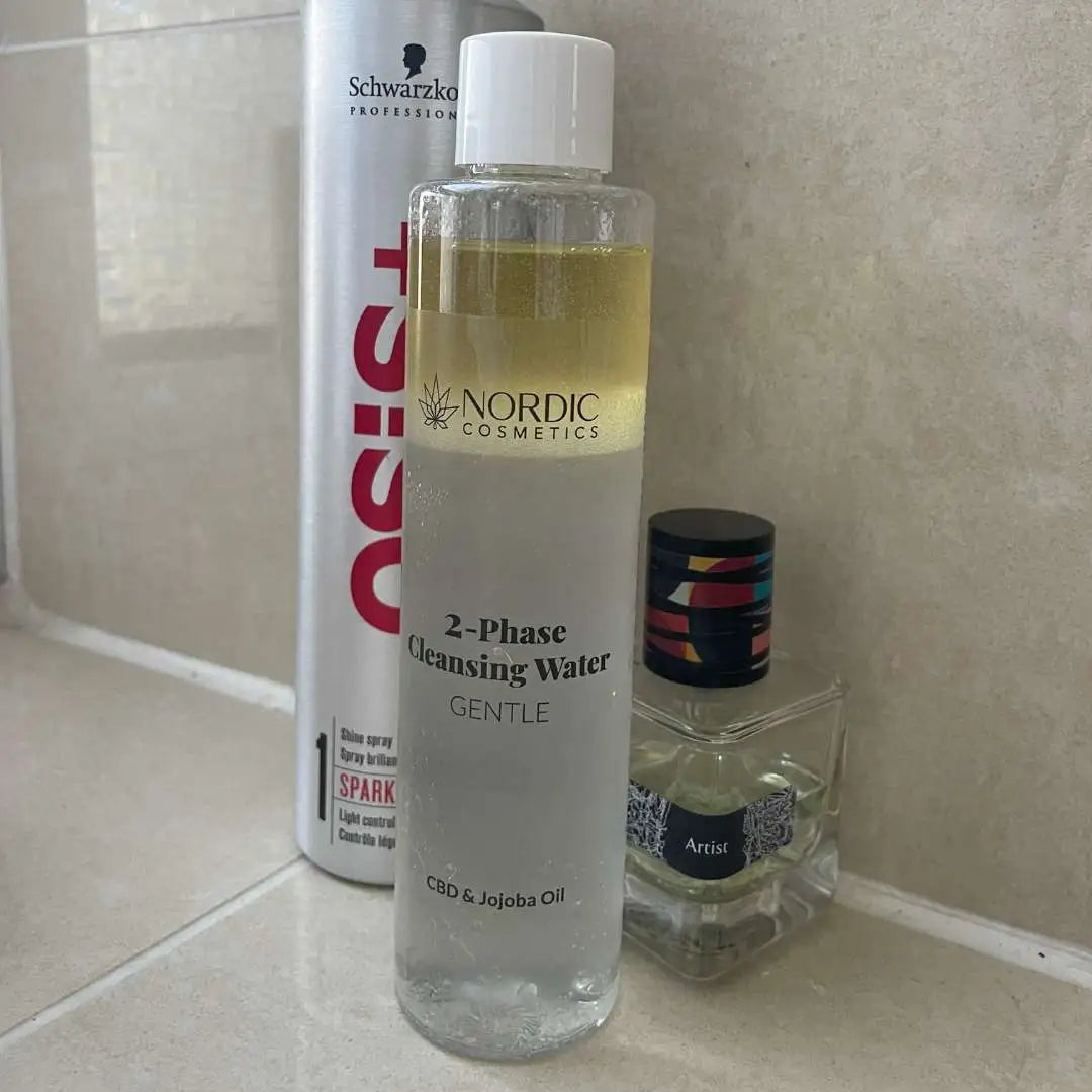 Nordic Cosmetics 2-Phase Cleansing Water Gentle med CBD og jojobaolie