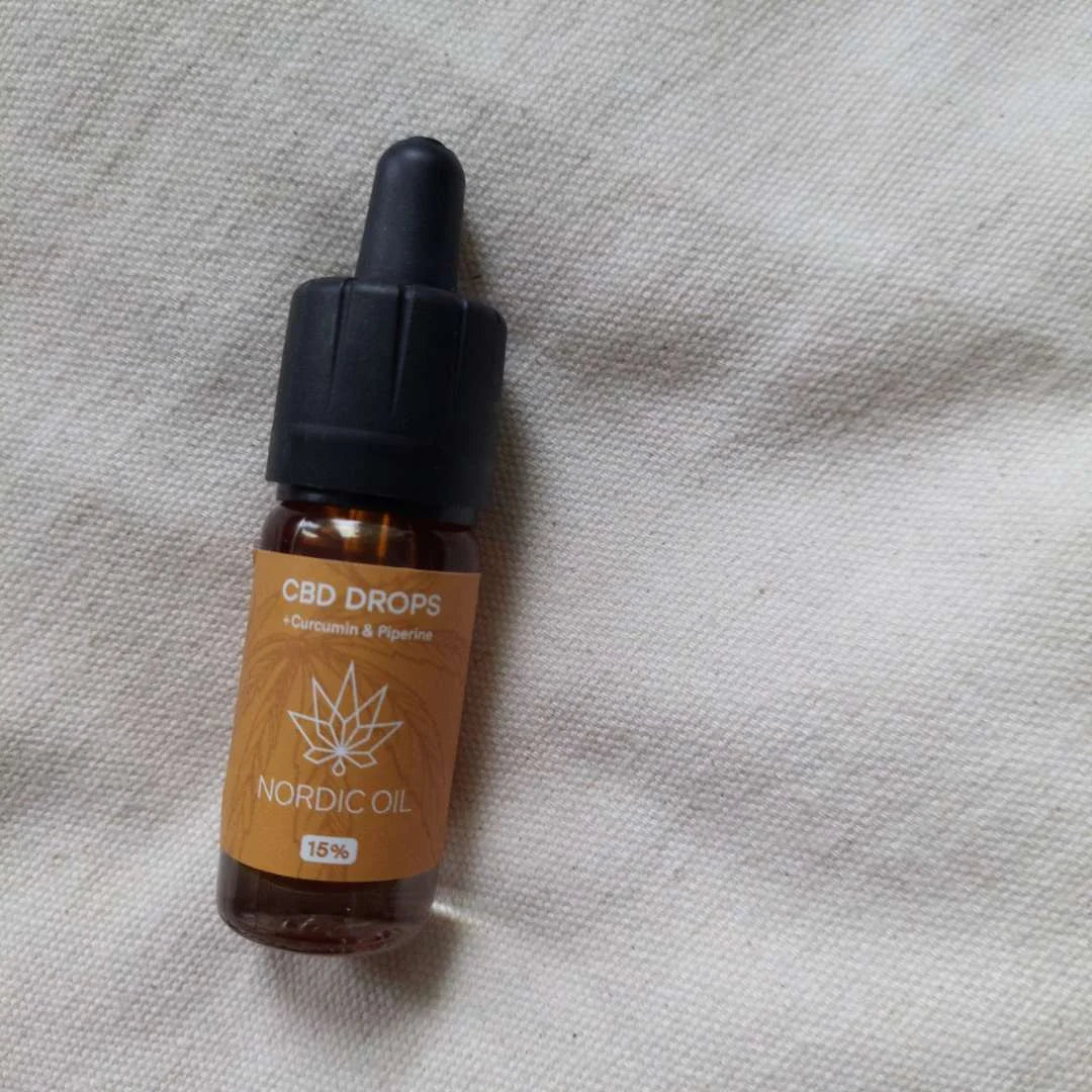CBD-dråber fra Nordic Oil med curcumin og piperin (15%)