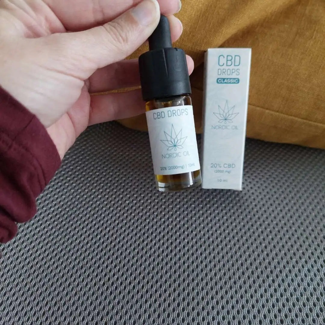 Nordic Oil CBD-dråber i glasflaske med pipette og æske