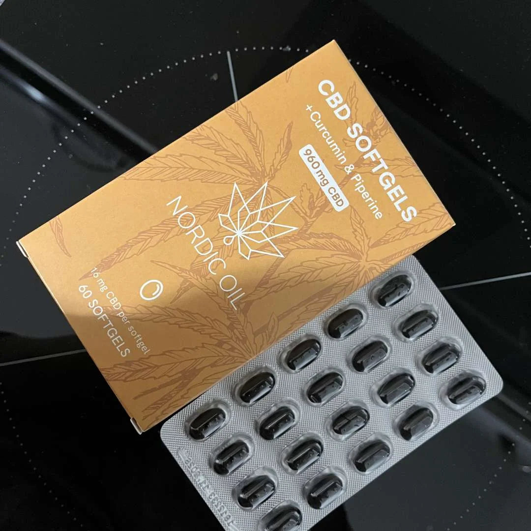Nordic Oil CBD-softgels med curcumin og piperin (60 kapsler)