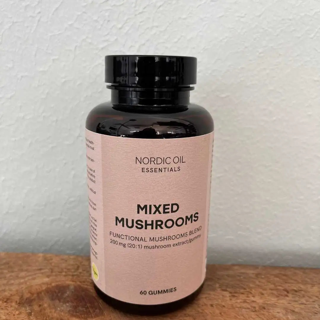Flaske med Nordic Oil Essentials Mixed Mushrooms gummier (60 stk.)