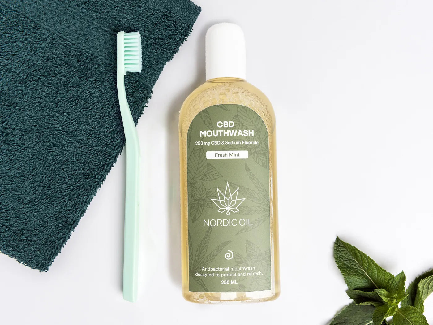 CBD mundskyllevandflaske med frisk mynte (Nordic Oil)