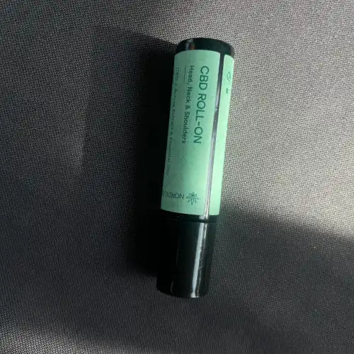 CBD Roll-On rulle-applikator med grøn etiket