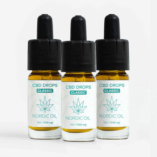 Tre CBD Drops-flasker fra Nordic Oil med Classic-etiket og 15% (1500 mg)