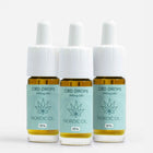 Tre CBD-dråber fra Nordic Oil med lyseblå etiketter og 1500 mg CBD