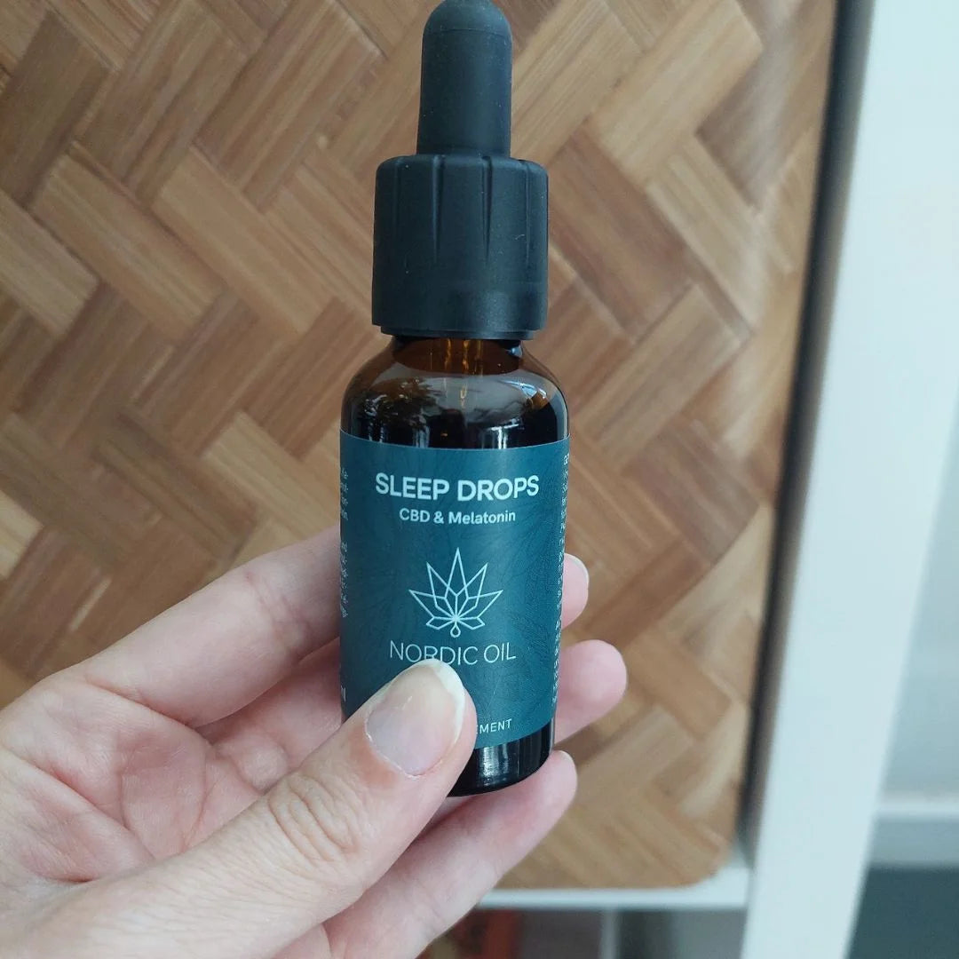 Nordic Oil Sleep Drops CBD og Melatonin i dropperflaske