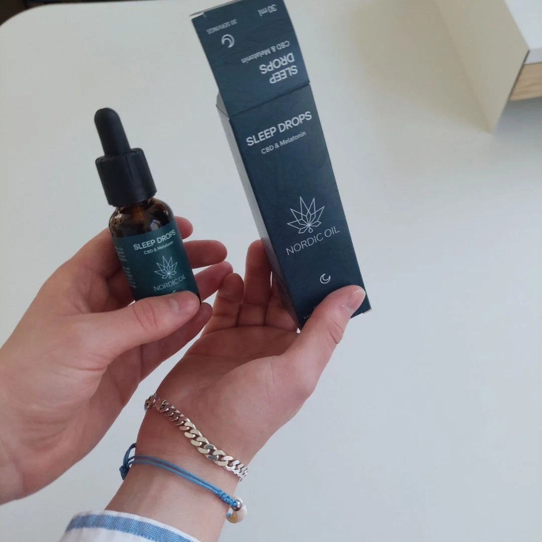 Nordic Oil Sleep Drops CBD og Melatonin – brunt glas med dropper og æske