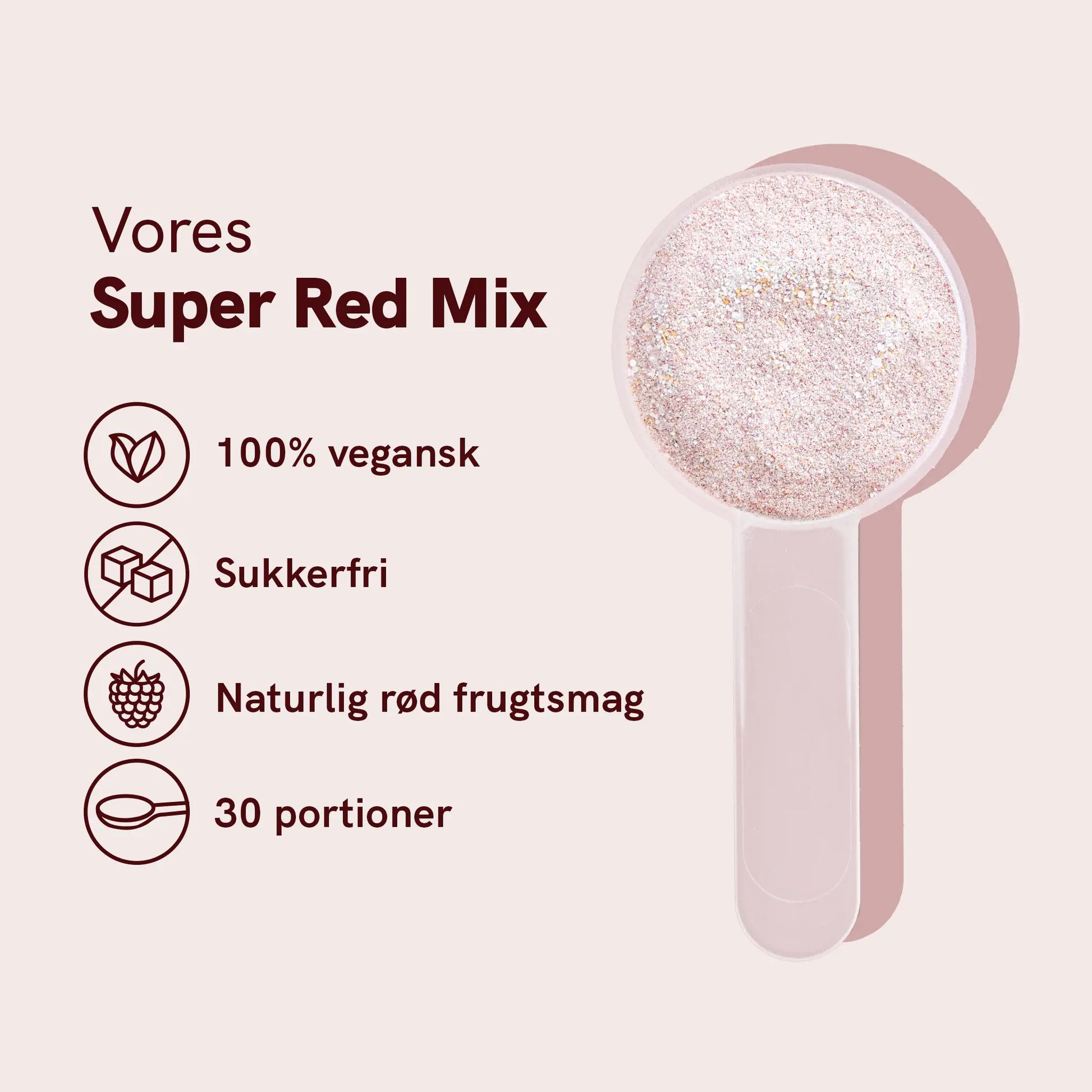 Vores Super Red Mix i en rund måleske med lyserødt pulver på en lyserød baggrund med tekst: 100% vegansk, Sukkerfri, Naturlig rød frugtsmag, 30 portioner