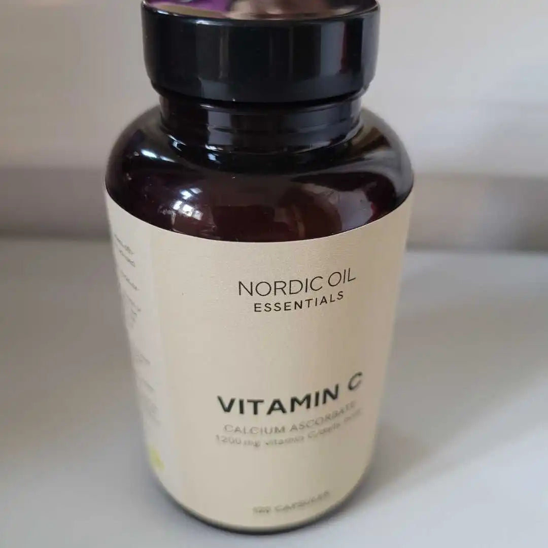 Nordic Oil Essentials Vitamin C kosttilskud i mørk glasflaske